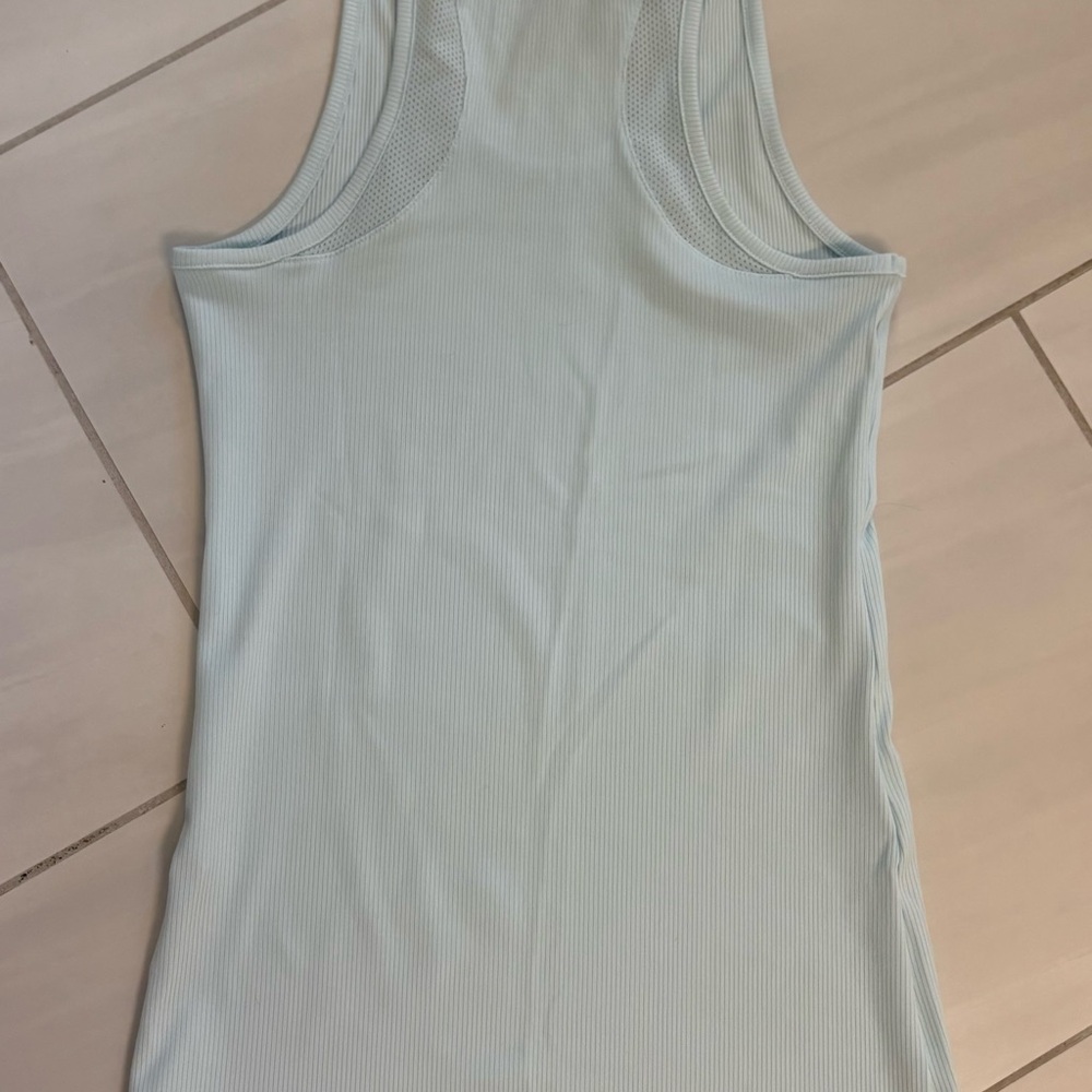 Under Armour Heat Gear Sky Blue Tank Top - Picture 2 of 5